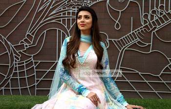 আপন ভুবনে মিম