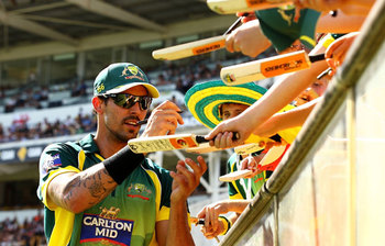 ক্রিকেটার মিচেল জনসনের বর্ণাঢ্য ক্যারিয়ার