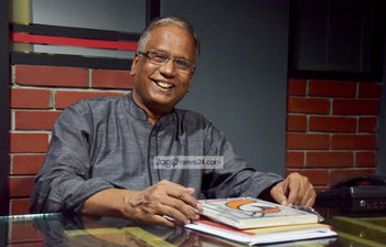 ফটোশুটে মুক্তিযোদ্ধা ও সাংস্কৃতিক ব্যক্তিত্ব নাসির উদ্দীন ইউসুফ