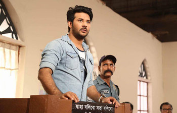 আদালতের কাঠগড়ায় নিরব