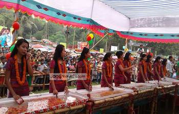 সাংগ্রাই জলোৎসবে মেতেছে পাহাড়