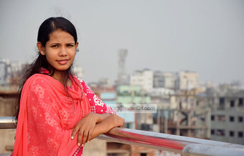 ধ্বংসলীলা থেকে বেঁচে যাওয়া রেশমার দিনকাল