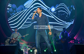 লাভ ইন ঢাকা কনসার্টে তাহসান