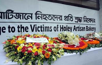 গুলশানের হোলি আর্টিজানে শ্রদ্ধা নিবেদন