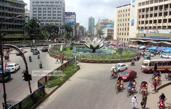 কোটি মানুষের রাজধানী এখন ফাঁকা