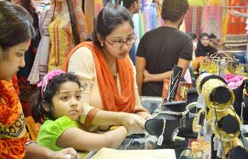 ঈদে চাই বাহারি গহনা