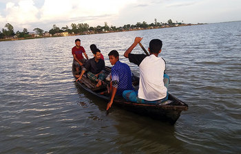 অপরূপ সৌন্দর্যের হাওর ভ্রমণ