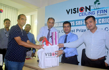 বাংলাদেশ-শ্রীলঙ্কা সিরিজে কুইজ বিজয়ীদের পুরস্কার প্রদান