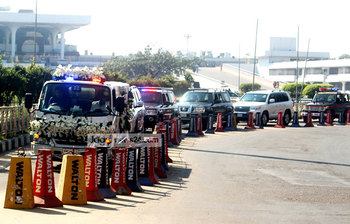 শেষবারের মত নগরপিতা আনিসুল হকের দেশে ফেরা!