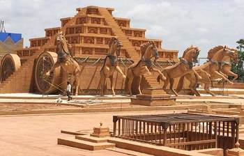 পর্যটকদের জন্য উন্মুক্ত বাহুবলী ছবির শুটিং সেট