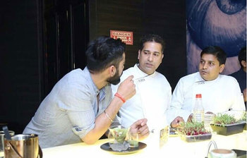 ক্রিকেটার বিরাট কোহলির রেস্তোরাঁ