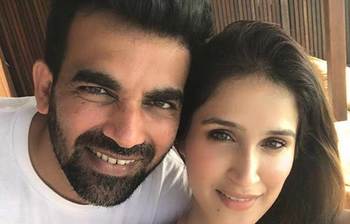 ক্রিকেটার জহির খান-সাগরিকার মালদ্বীপে হানিমুনের ছবি