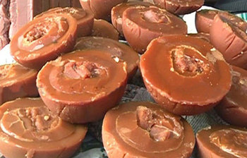 আসল গুড় চেনার সহজ উপায়