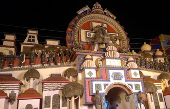 বাহারি সাজে পূজাময় আগরতলা