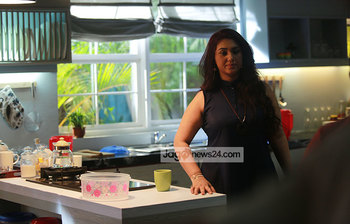 আপন আলোয় অপু