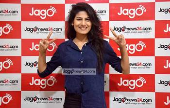 জাগো নিউজের ফটোসেশনে এভ্রিল