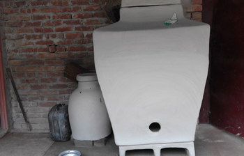 মাটির তৈরি জিনিসপত্র