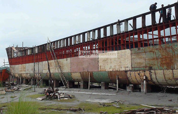 পিরোজপুরে জাহাজ নির্মাণ শিল্প