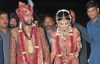 বলিউড নায়িকাদের বিয়ের পোশাকের দাম কত