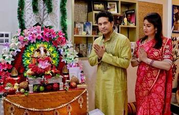 স্ত্রীদের সঙ্গে যে ক্রিকেটারদের বয়সের অনেক ব্যবধান