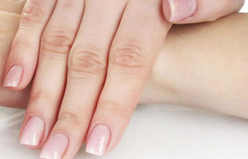 হাতের নখের দাগই জানিয়ে দেবে অনেক রোগ সম্পর্কে