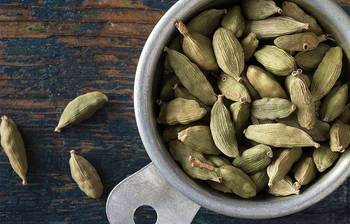 প্রতিদিন নিয়ম করে এলাচ খেলে কমবে ৭ অসুখ