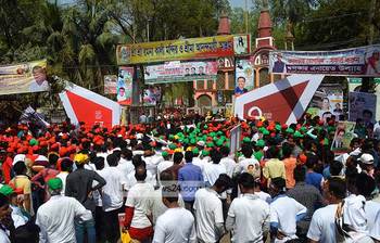 ৭ মার্চের জনসভাকে ঘিরে জনস্রোত