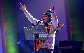 সরকারের ৪ বছর পূর্তির কনসার্টে গাইলেন তারা