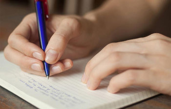 যেভাবে হাতের লেখা সুন্দর করবেন