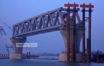 দ্রুত গতিতে এগিয়ে চলছে পদ্মা সেতুর কাজ