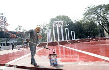 শ্রদ্ধা নিবেদনের জন্য প্রস্তুত হচ্ছে শহীদ মিনার