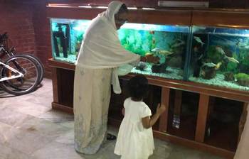 প্রধানমন্ত্রীর সঙ্গে সাকিবের মেয়ের আনন্দঘন সময়ের ছবি