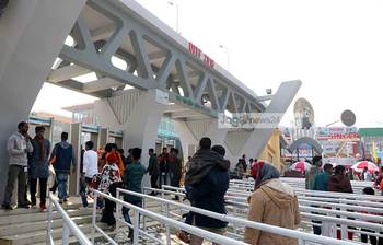 শীত উপেক্ষা করে বাণিজ্য মেলায় আসছে নগরবাসী