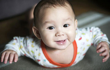 জন্মের আগেই যেসব কাজকর্ম শিখে ফেলে শিশুরা