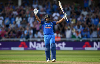 দেখুন এশিয়া কাপে ভারতীয় ক্রিকেট দলের সদস্যদের