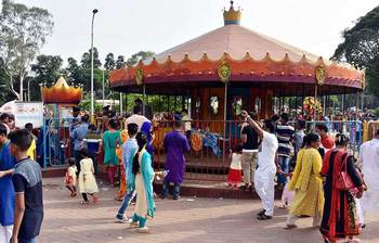 শহুরে জীবনের ঈদ আনন্দ