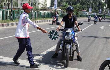 পথ চলতে সচেতনতা