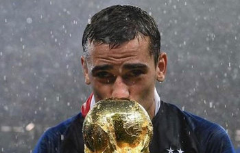 বিশ্বকাপে কোন খেলোয়াড় কী পুরস্কার লাভ করলেন