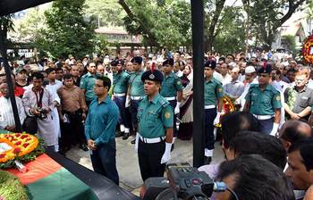 গোলাম সারওয়ারকে গার্ড অব অনার প্রদান