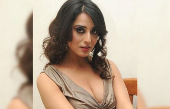 আবেদনময়ী দৃশ্যের মাহি