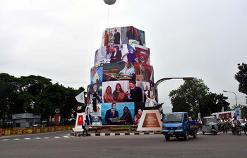 প্রধানমন্ত্রীর সংবর্ধনায় সেজেছে রাজধানী