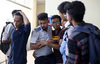 সহপাঠীদের হারিয়ে অঝোরে কাঁদছে তারা