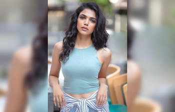 বলিউডে আসছেন সুন্দরী শ্রিয়া