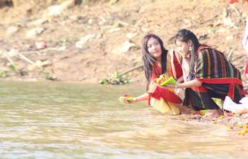 বর্ণিল আয়োজনে পাহাড়ে বর্ষবরণ