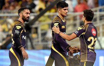 আইপিএলে ধোনিদের যেভাবে মাতিয়ে দিল নাইটরা