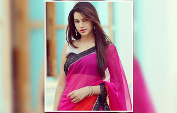 আইপিএলের ম্যাচে প্রায়াই দেখা যাচ্ছে যে সুন্দরীকে