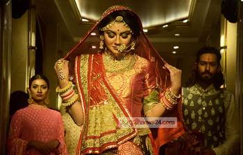 কনে বেশে জয়া