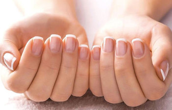 নখ শক্ত রাখতে প্রতিদিন যে ১০টি খাবার খাবেন