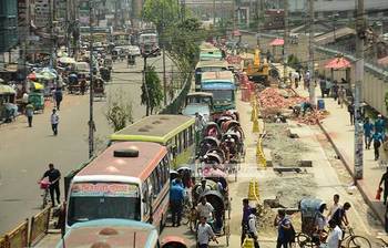 রাস্তা খোঁড়াখুঁড়িতে জনদুর্ভোগ