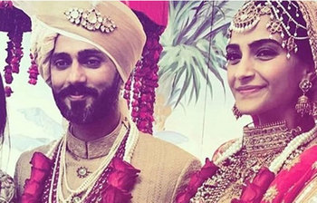 বধূ সাজে সোনম